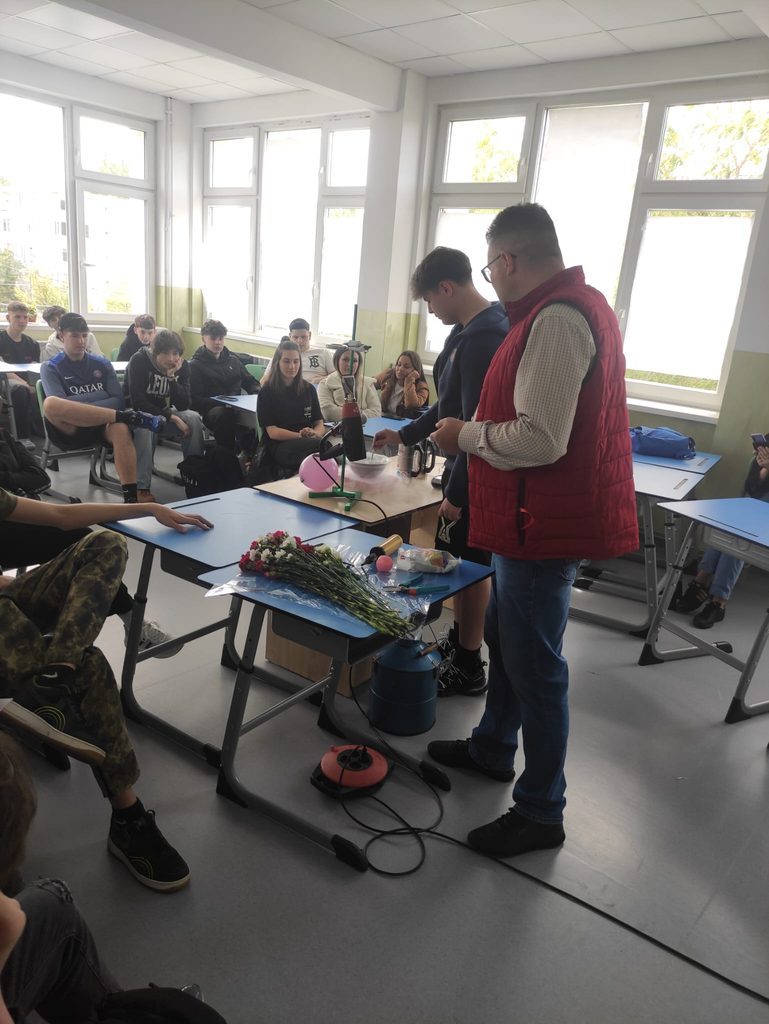 „Învățarea
integrată prin știință și tehnologie (EDU_TIM)" (contract nr. 14SSSC/20025)